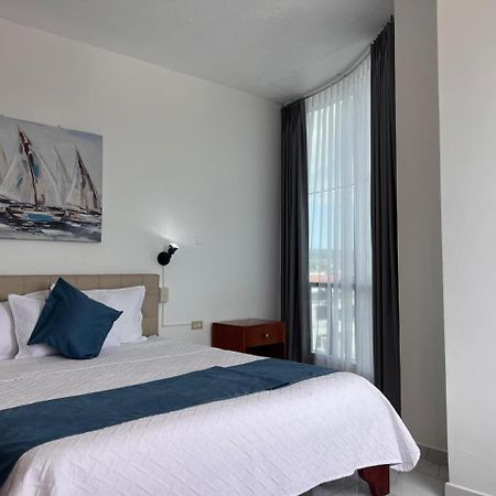 פורטו איורה Hostal Carliza מראה חיצוני תמונה