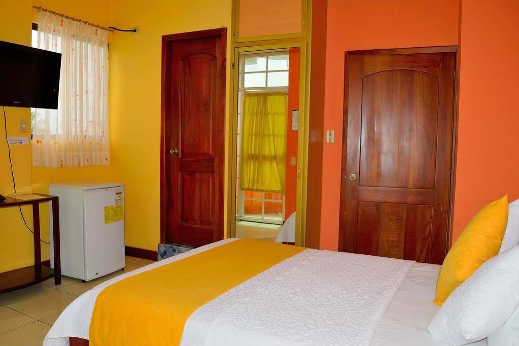 פורטו איורה Hostal Carliza מראה חיצוני תמונה
